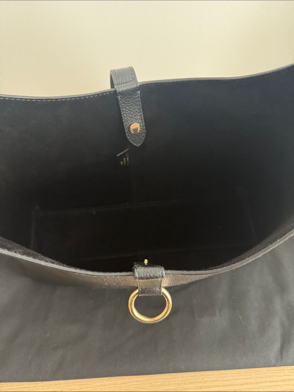 Strathberry Kite Hobo black with gold hardware - Picture 7 of 13